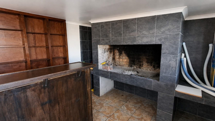 4 Bedroom Property for Sale in Windsor Park Estate Western Cape